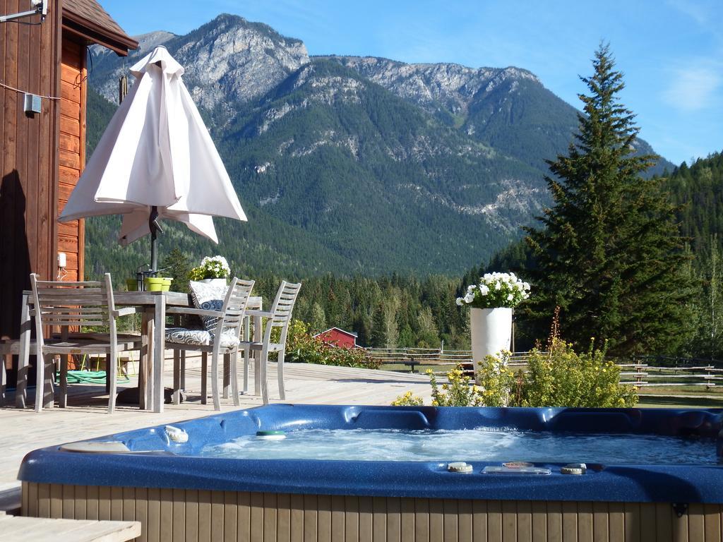 Home Lodge Голдън Екстериор снимка