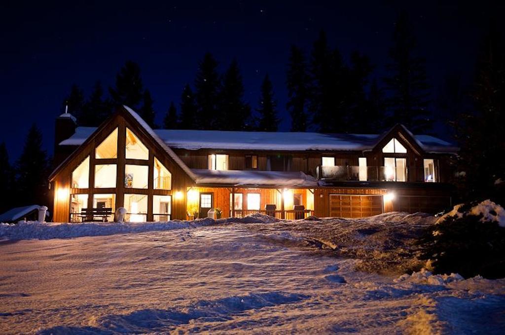 Home Lodge Голдън Екстериор снимка
