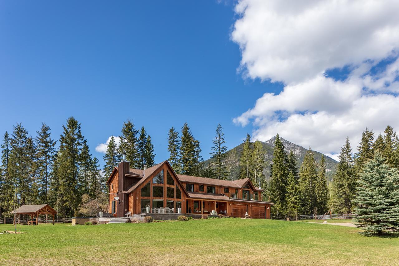 Home Lodge Голдън Екстериор снимка